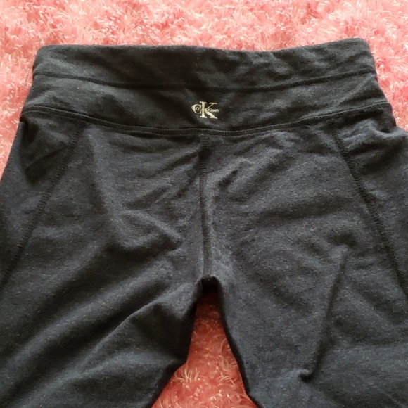 Calvin Klein workout capri pants - Picture 3 of 4